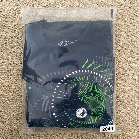 T&C Surf Designs Hawaii Black & Green Design Tee Shirt Men XL - Picture 7 of 7